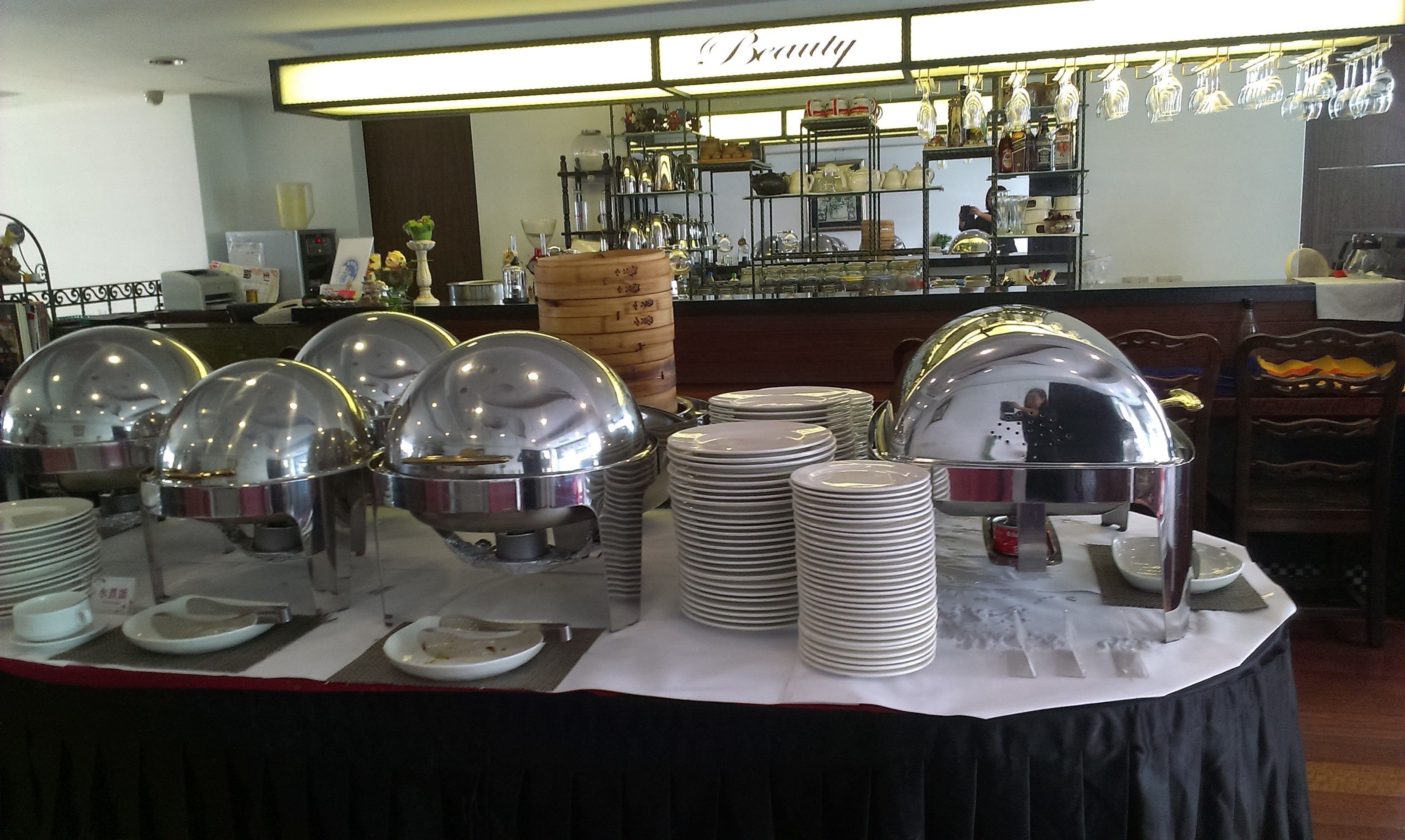 daily buffet breakfast (twd 350 per person)