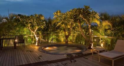 I Hotel