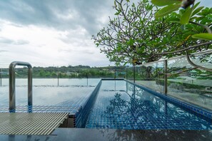 Outdoor pool - I Hotel Batam (Batam)