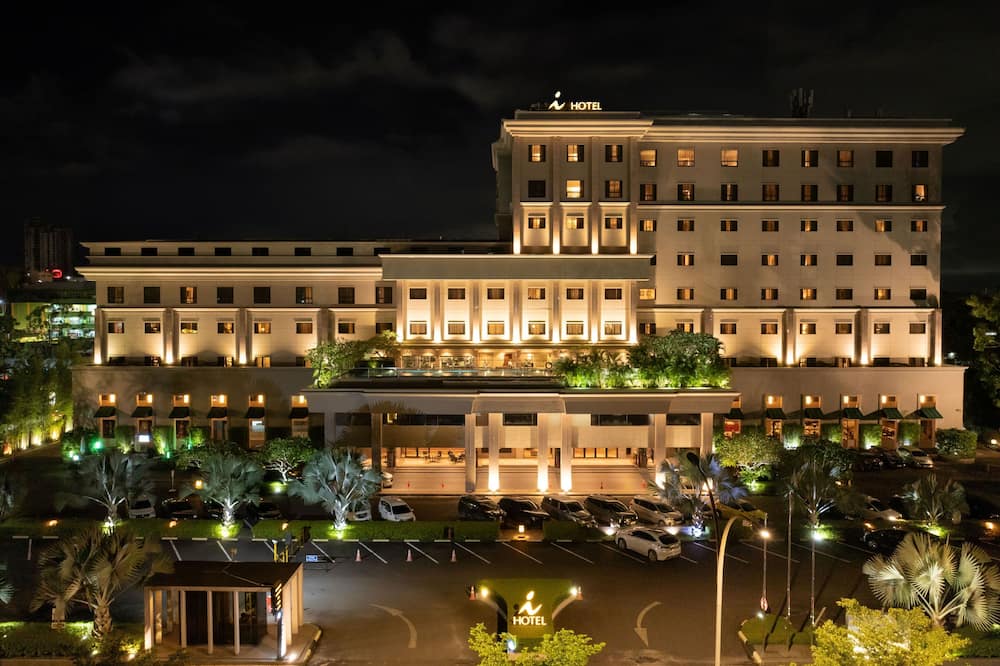 I Hotel