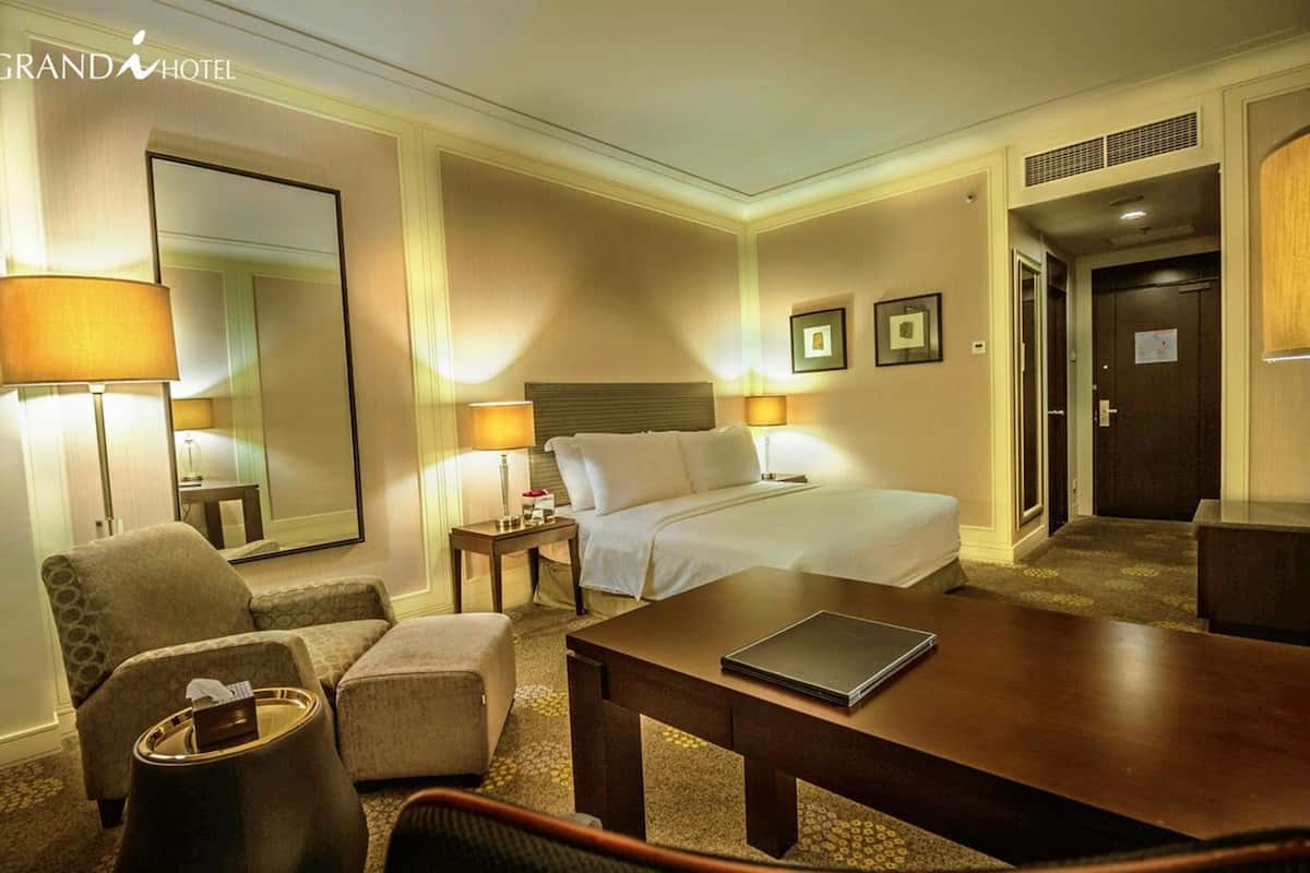 minibar, in-room safe, desk, free wifi