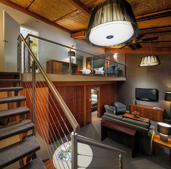 Standaard kamer | Woonruimte | Een 42-inch plasmatelevisie met satellietzenders en televisie