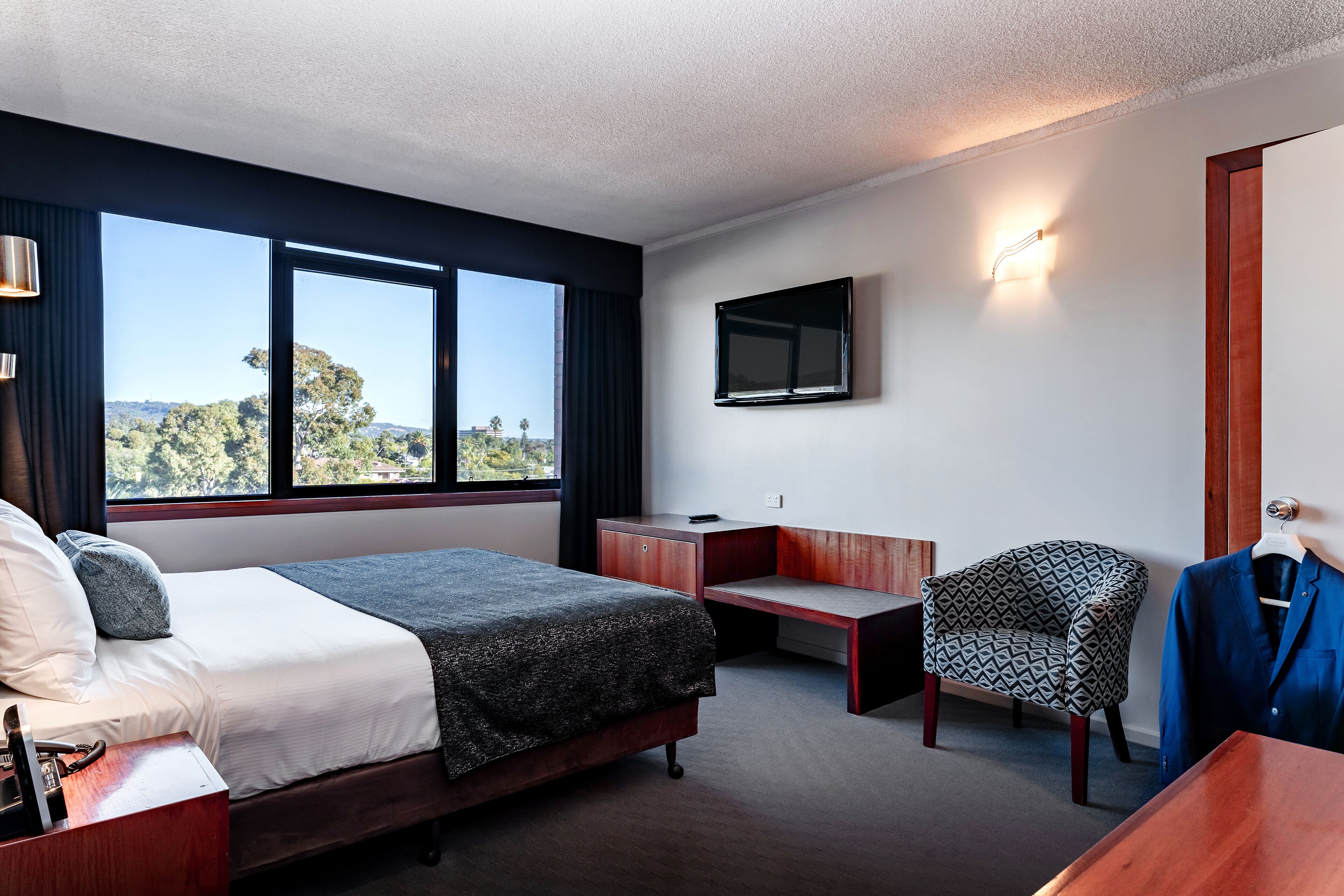 executive spa suite | premium bedding, pillow-top beds, desk, blackout curtains