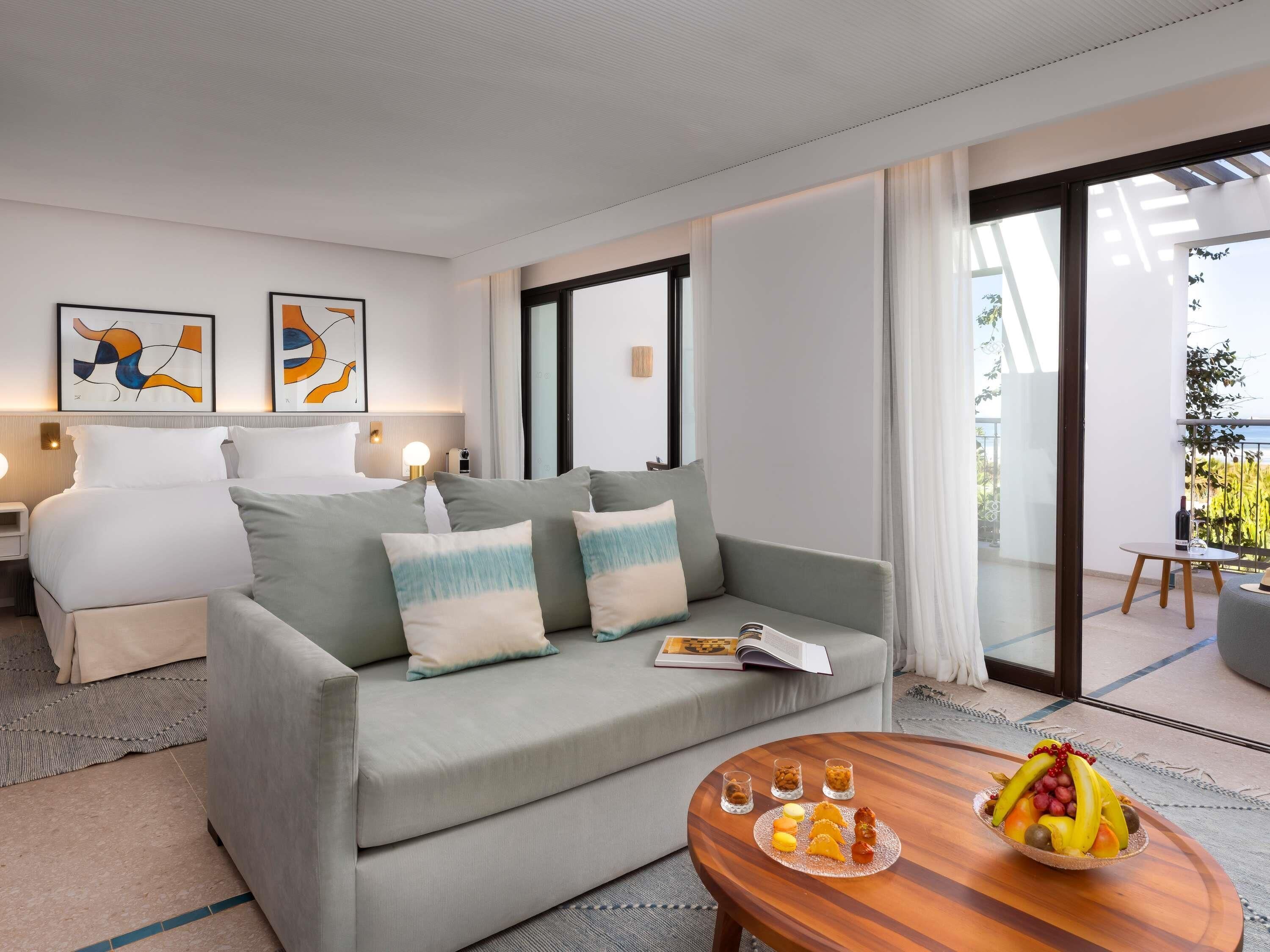 Suite Junior, 1 très grand lit, terrasse (Pool and Sea View)