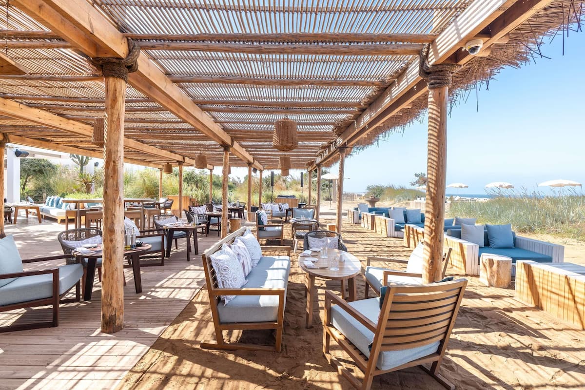 3 restaurants, breakfast, lunch, dinner served; mediterranean cuisine