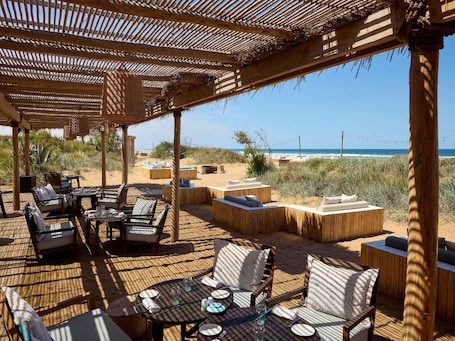 3 restaurantes; se sirve desayuno, almuerzo y cena; cocina mediterránea. Sofitel Agadir Thalassa Sea & Spa