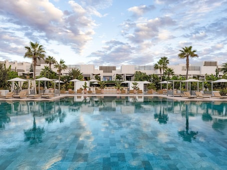 3 restaurants; breakfast, lunch and dinner served . Sofitel Agadir Thalassa Sea & Spa