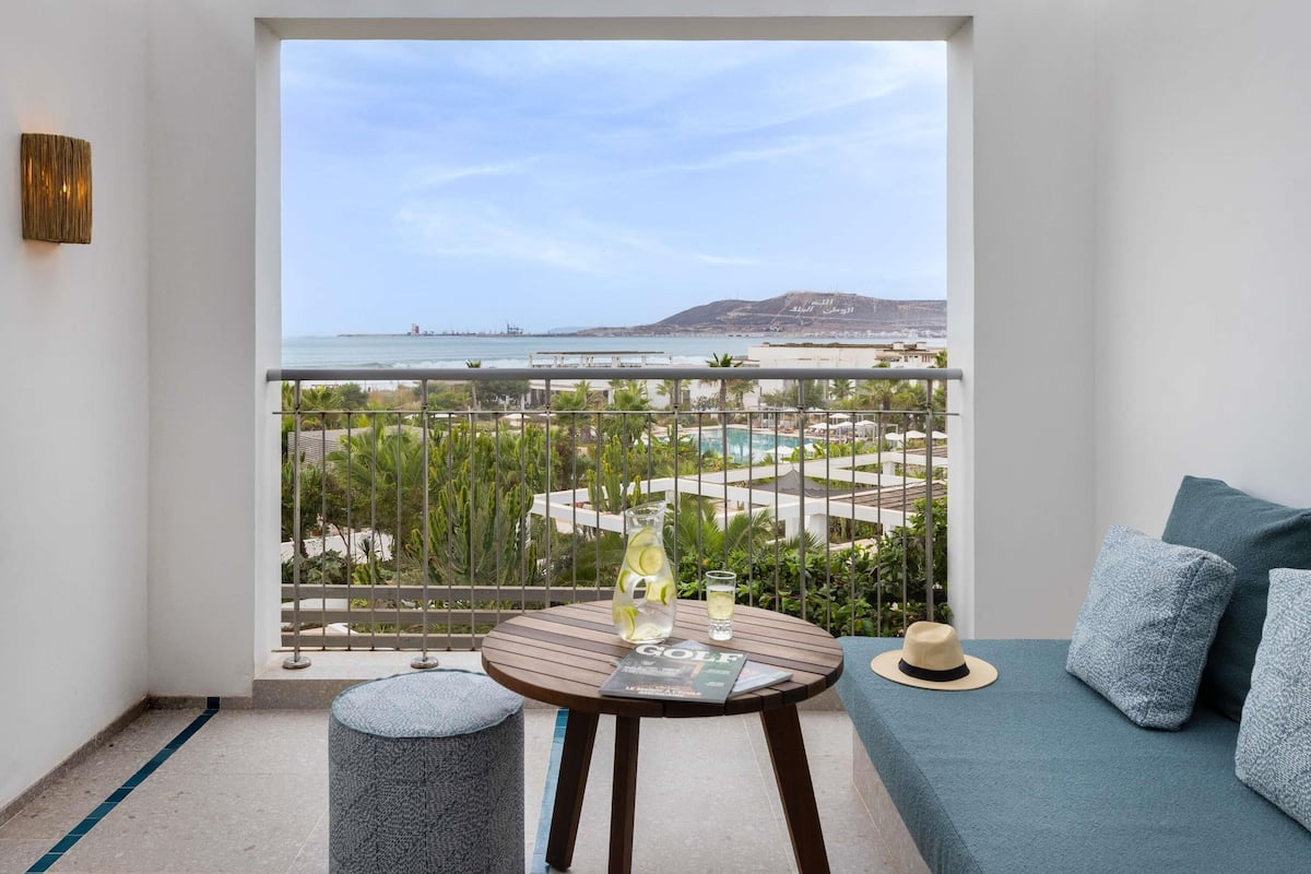 Superior Room, 1 Queen Bed (Pool and Sea View)