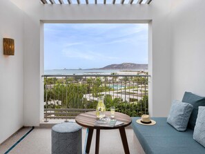 Phòng Superior, 1 giường cỡ queen (Pool and Sea View) | Quang cảnh biển