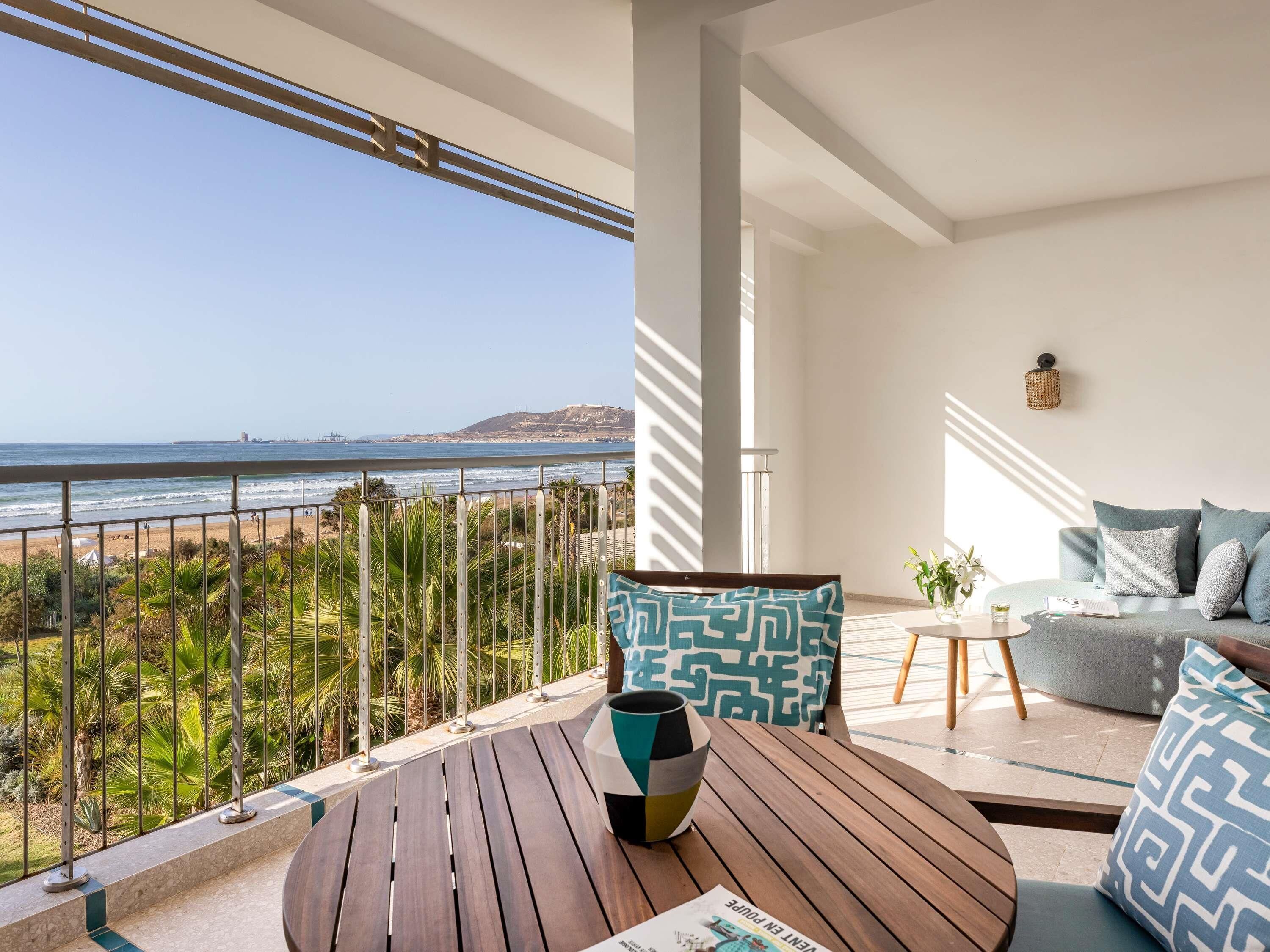 Sengetøy av topp kvalitet, safe på rommet og skrivebord