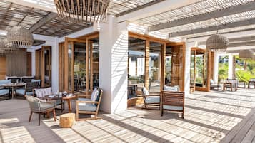 3 restaurants, spécialités Cuisine méditerranéenne