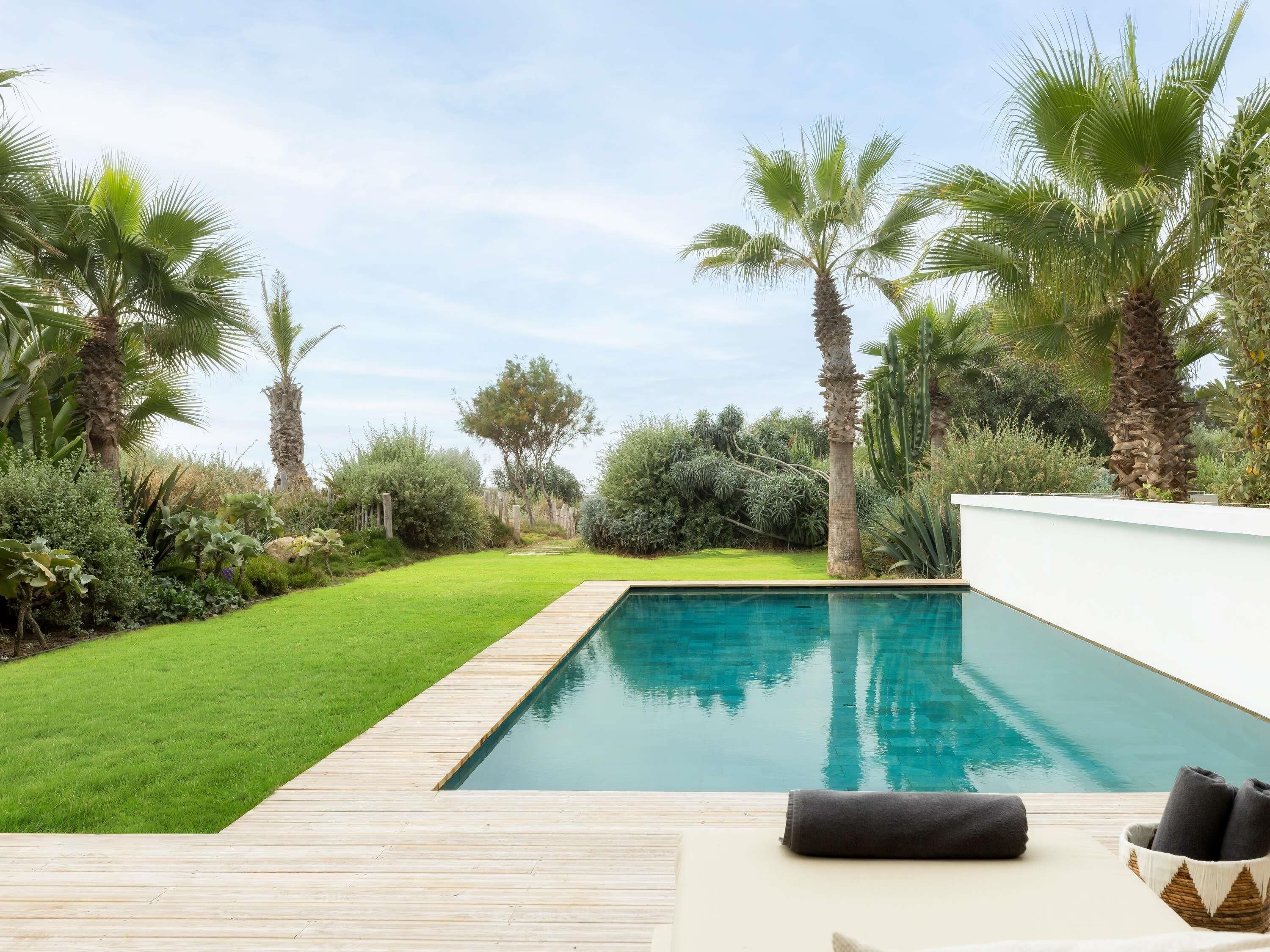 Premium bedding, in-room safe, desk, laptop workspace