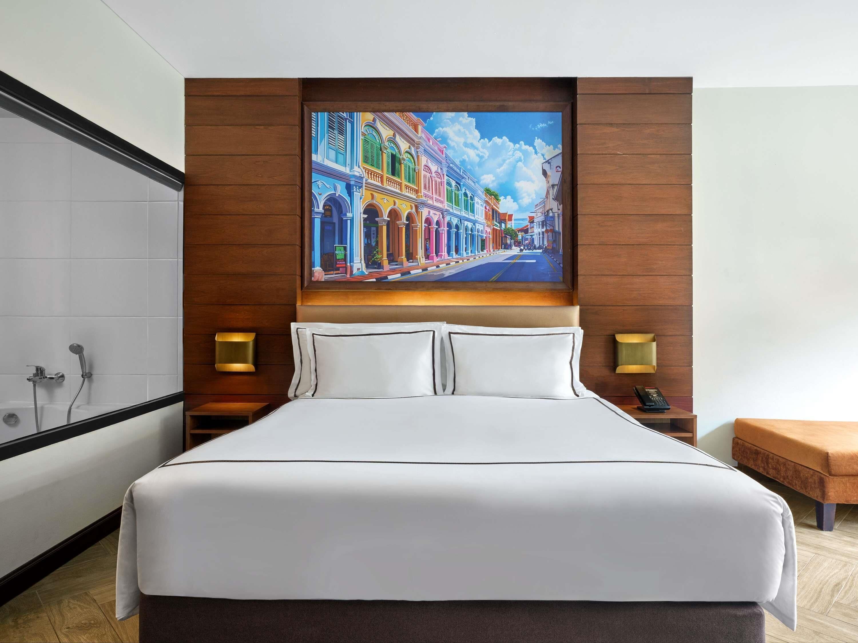 Habitación Deluxe, 1 cama King size, acceso a la alberca (Pool Access) | Ropa de cama de alta calidad y caja de seguridad en la habitación 