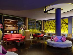 2 bars/lounges, swim-up bar, poolside bar - Novotel Phuket Vintage Park (Patong)