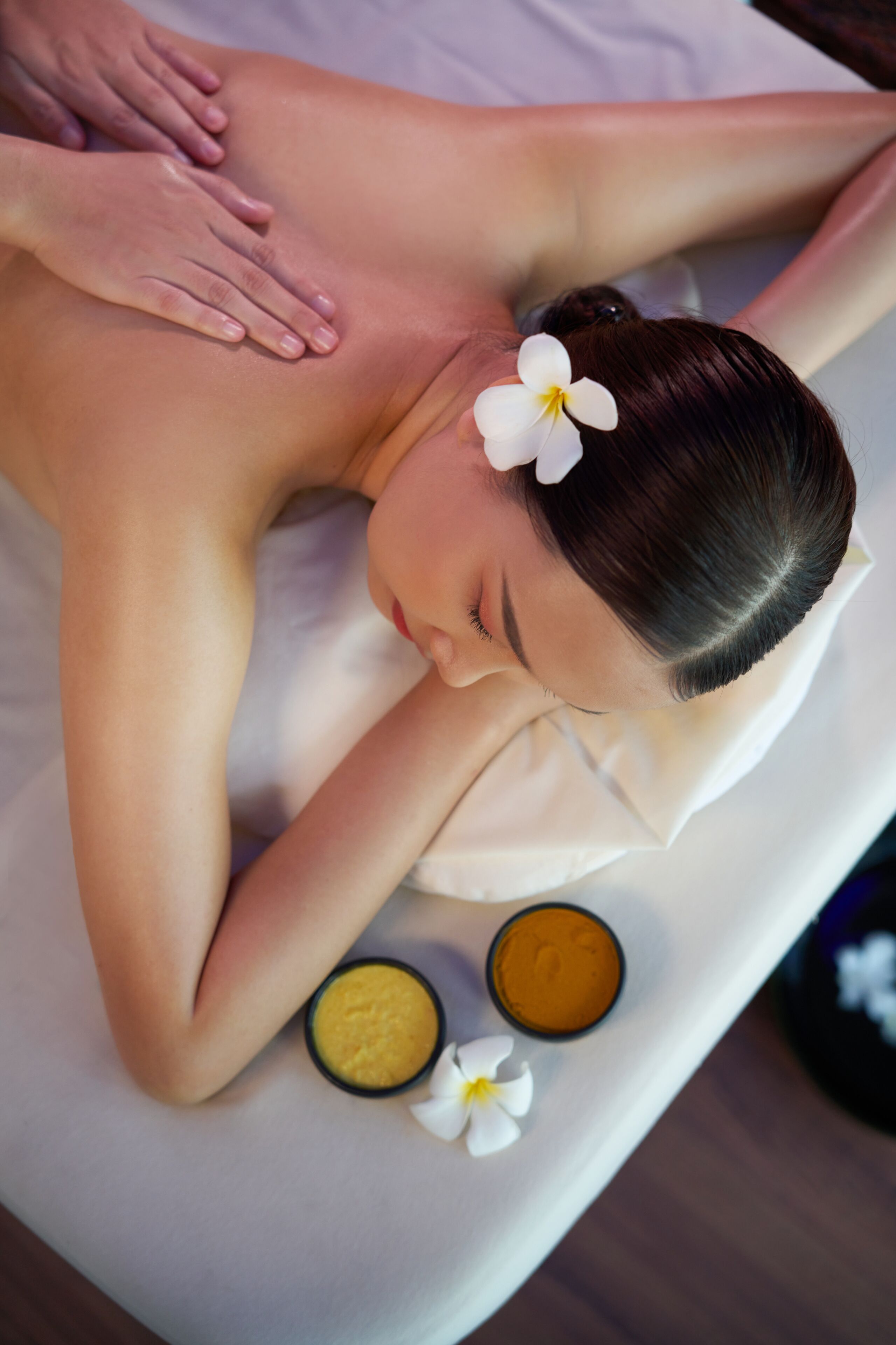 Couples treatment rooms, hot tub, body treatments, Swedish massages