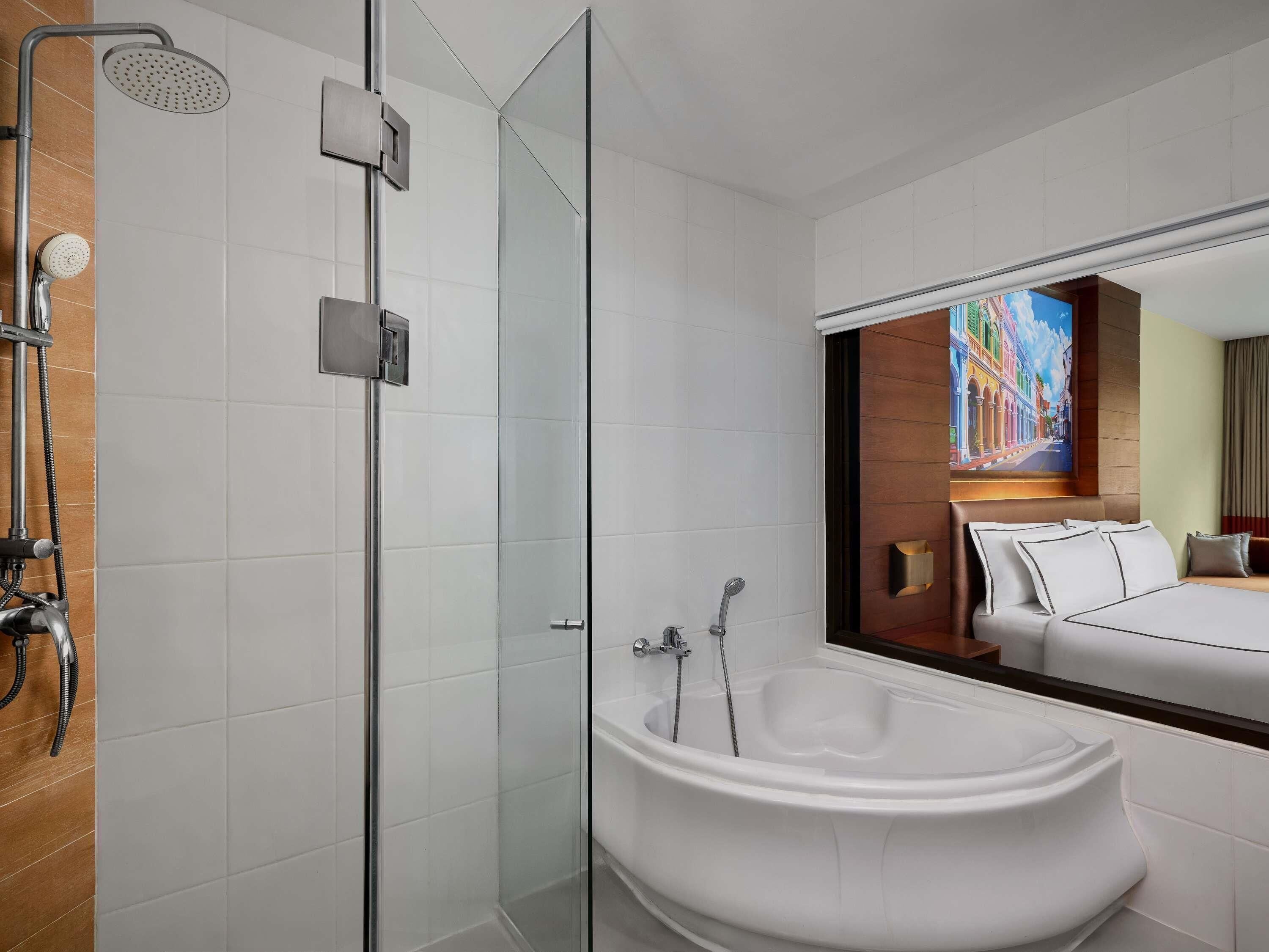 Deluxe kamer, 1 kingsize bed, toegang tot zwembad (Pool Access) | Luxe beddengoed, een kluis op de kamer, individueel gedecoreerd