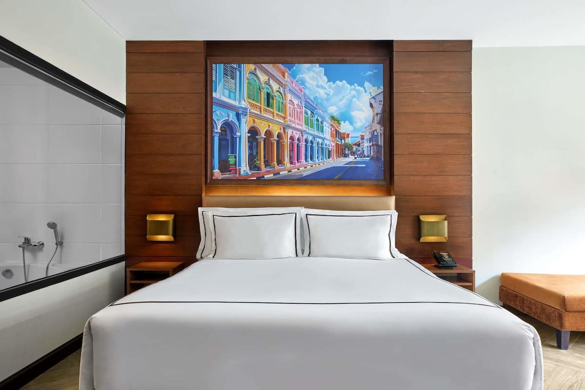 Premium bedding, in-room safe, individually decorated, desk