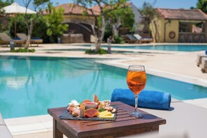 Alimentos y bebidas