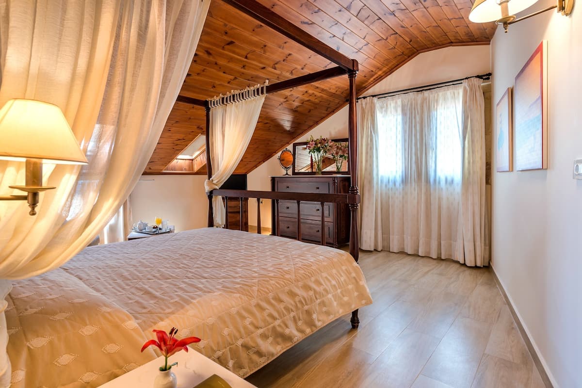 Superior Suite | 1 bedroom, in-room safe, free WiFi, bed sheets