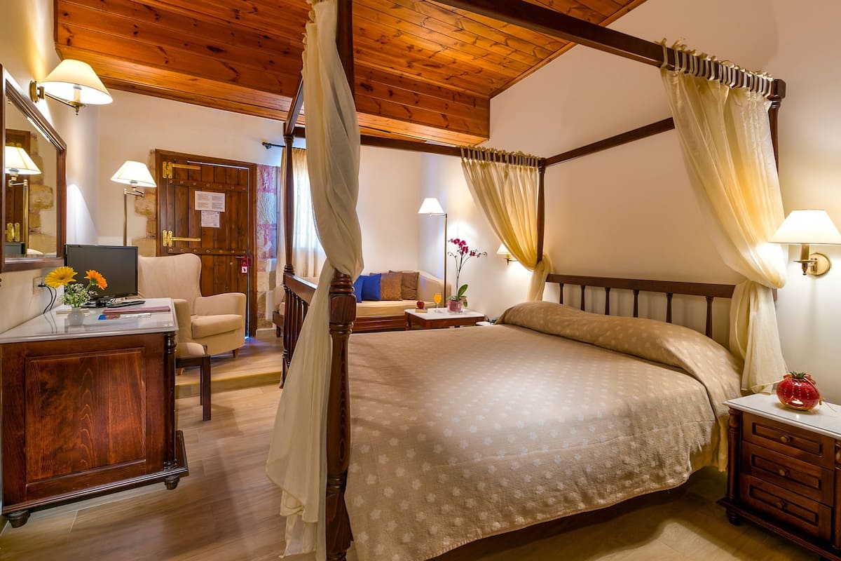 1 bedroom, in-room safe, free WiFi, bed sheets