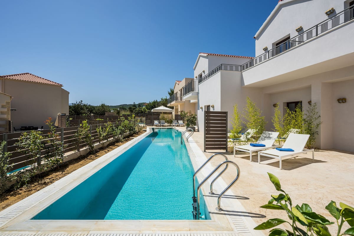 Villa, 2 Bedrooms, Pool Access | 1 bedroom, in-room safe, free WiFi, bed sheets