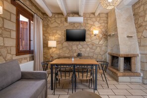 Traditionell villa - 3 sovrum - utsikt mot bergen | Vardagsrum | Tv