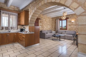 TV - Spilia Village Hotel & Villas (Platanias)