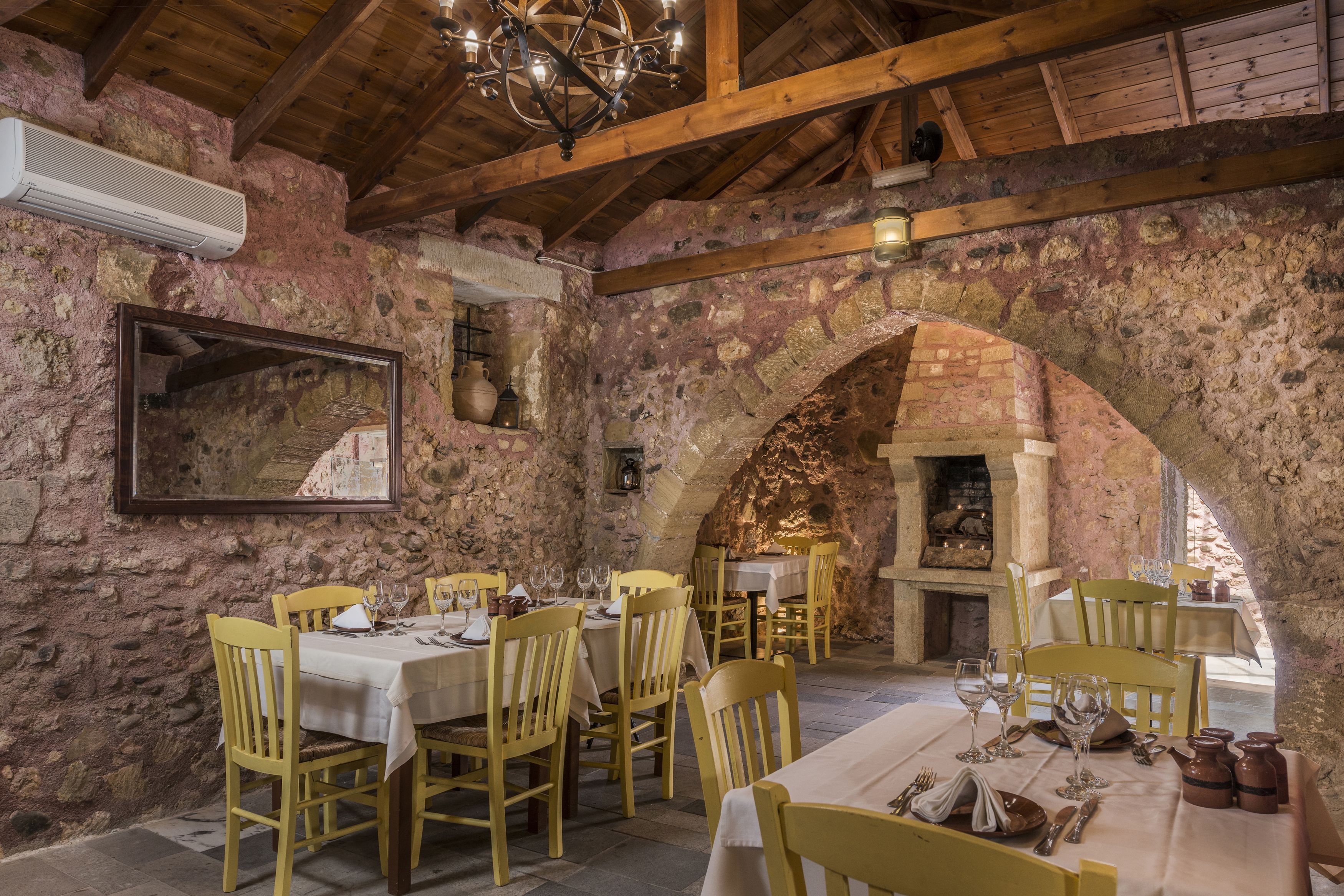 breakfast and dinner served, garden views