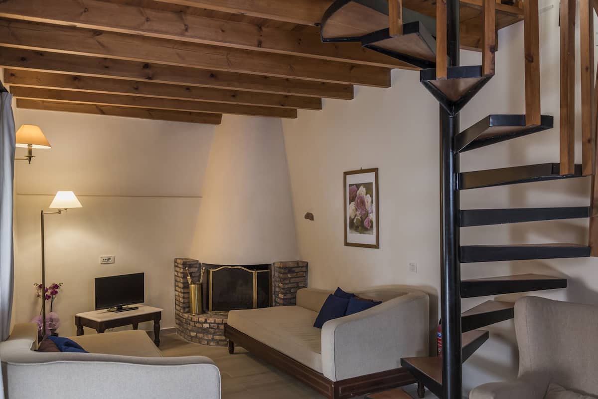 Duplex | 1 bedroom, in-room safe, free WiFi, bed sheets