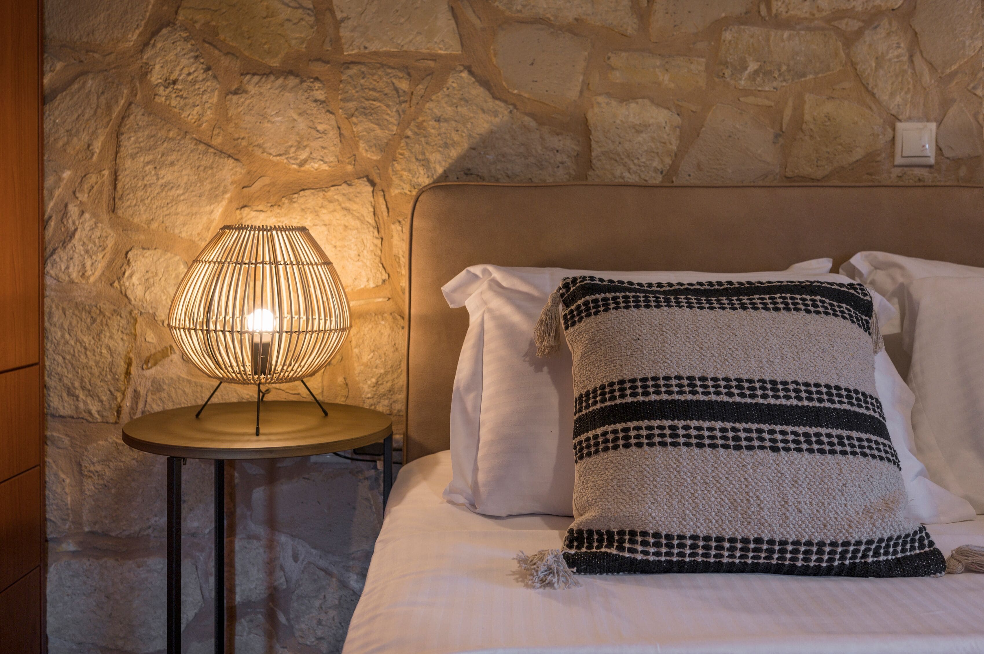 Minibar, in-room safe, desk, free WiFi