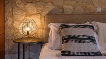 Minibar, in-room safe, desk, free WiFi