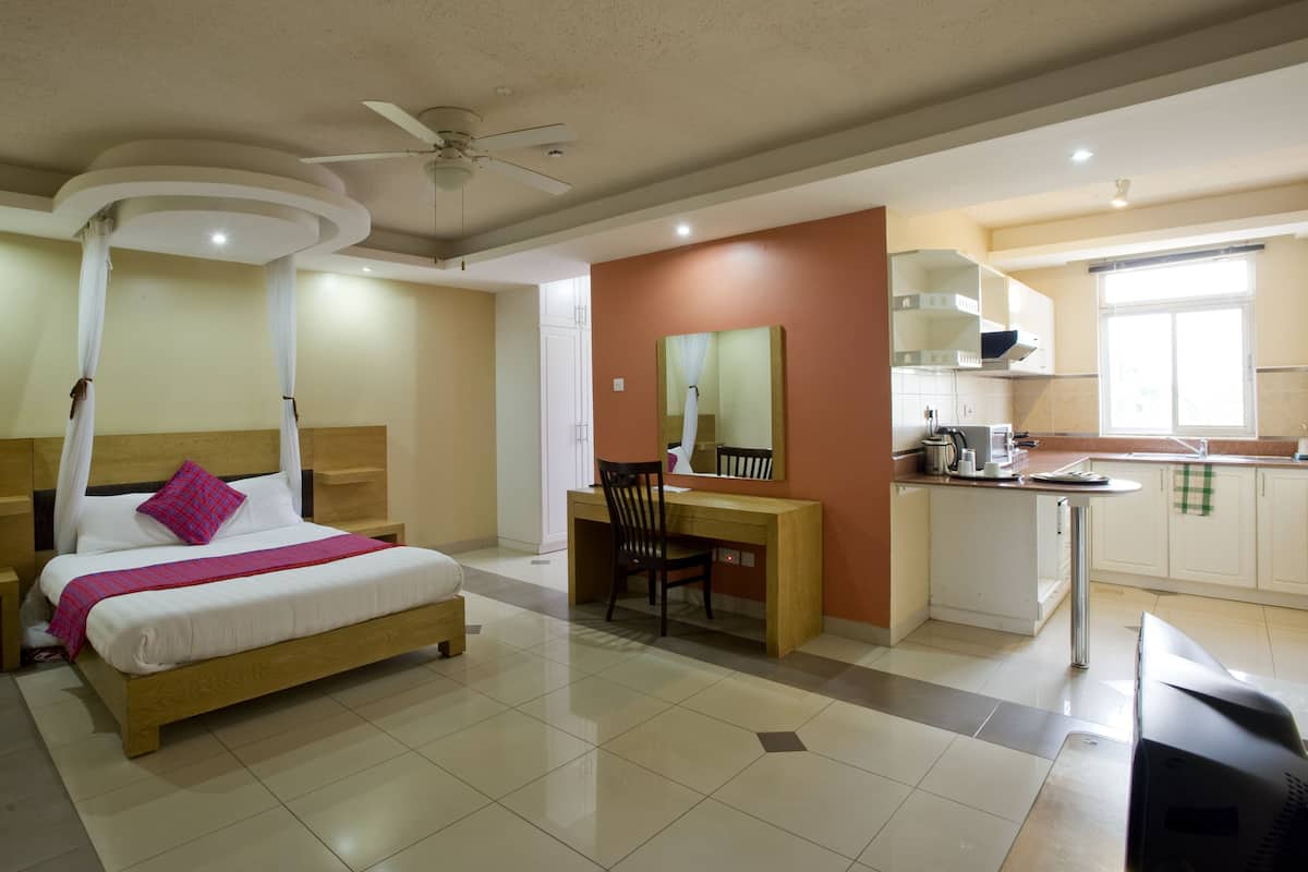 Standard Studio Suite, 1 Bedroom, Kitchenette, City View | Egyptian cotton sheets, Select Comfort beds, minibar, in-room safe