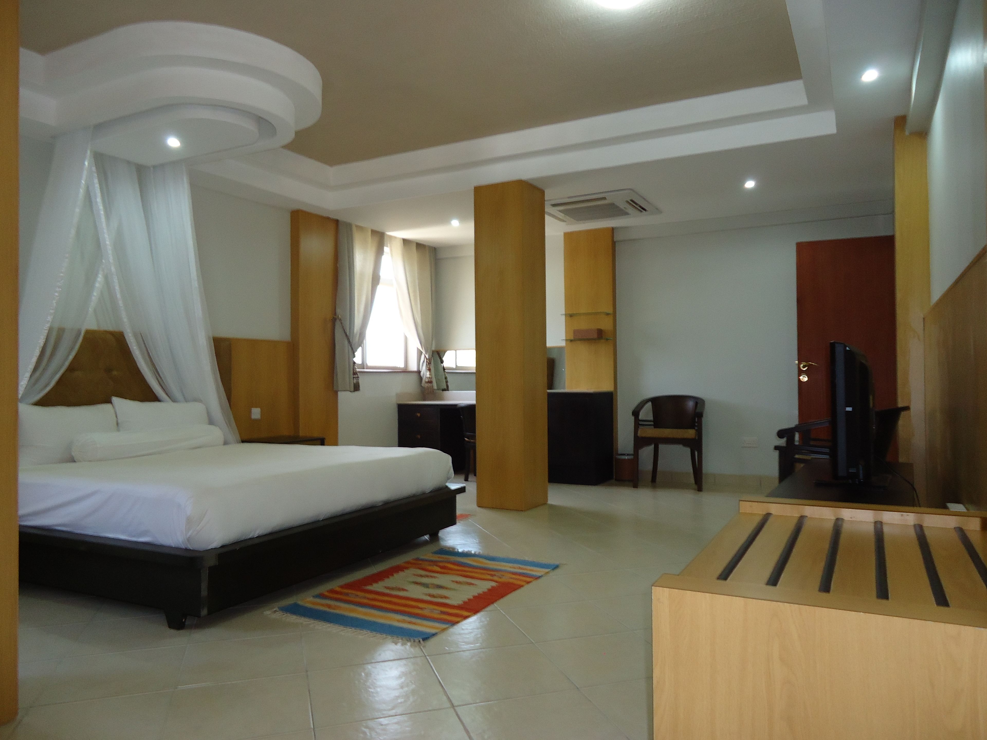 Egyptian cotton sheets, Select Comfort beds, minibar, in-room safe