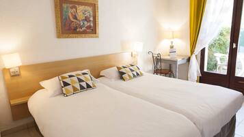 Classic Double or Twin Room, Garden View | Premium bedding, individually decorated, desk, blackout curtains