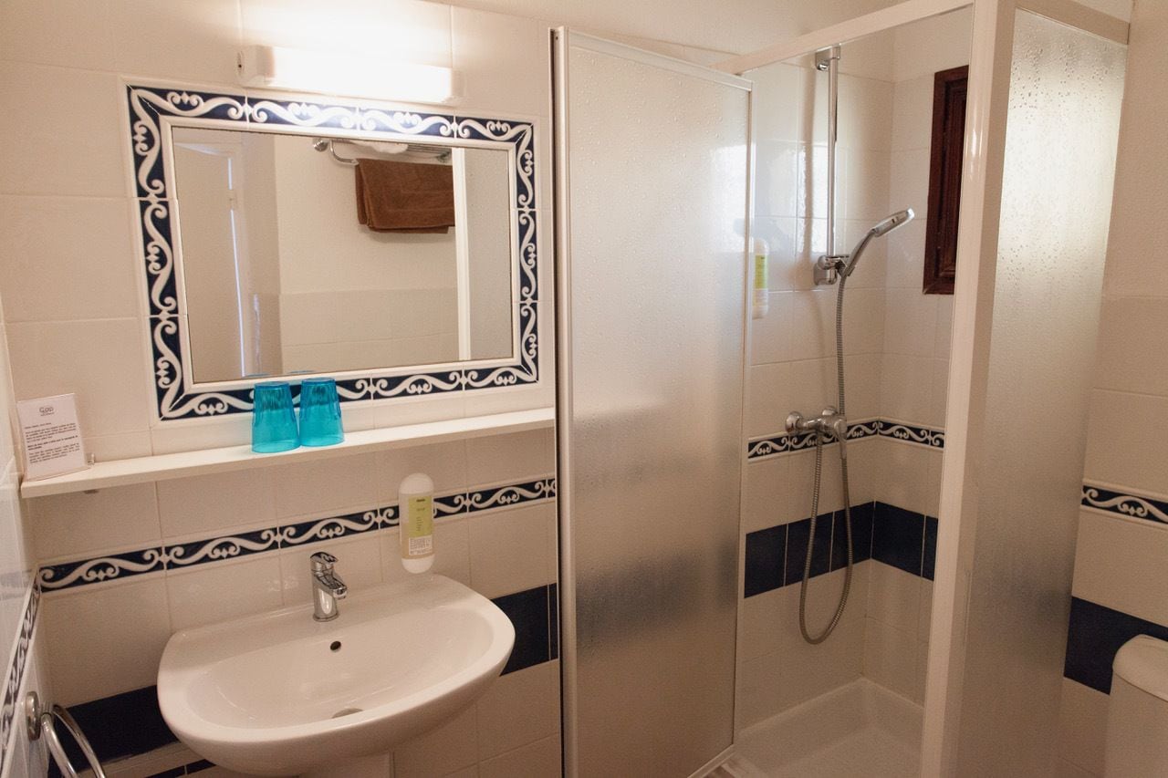 apartment, 2 bathrooms (motel) | bathroom | hair dryer, towels