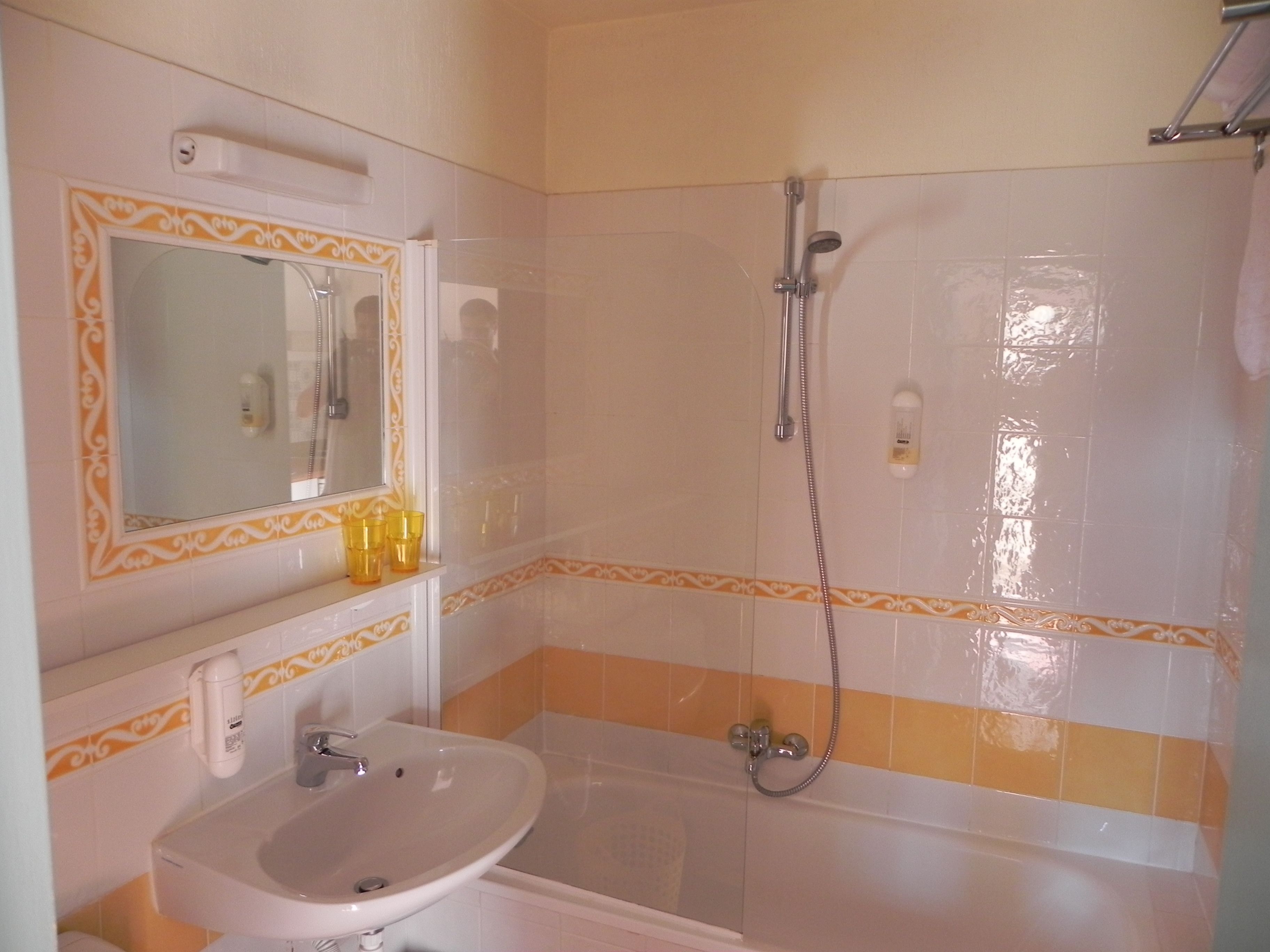 studio, kitchenette (3) | bathroom | hair dryer, towels