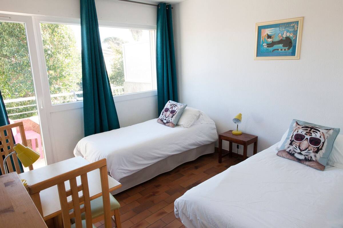 Appartement, 2 salles de bains (Motel) | Literie de qualité supérieure, bureau, rideaux occultants