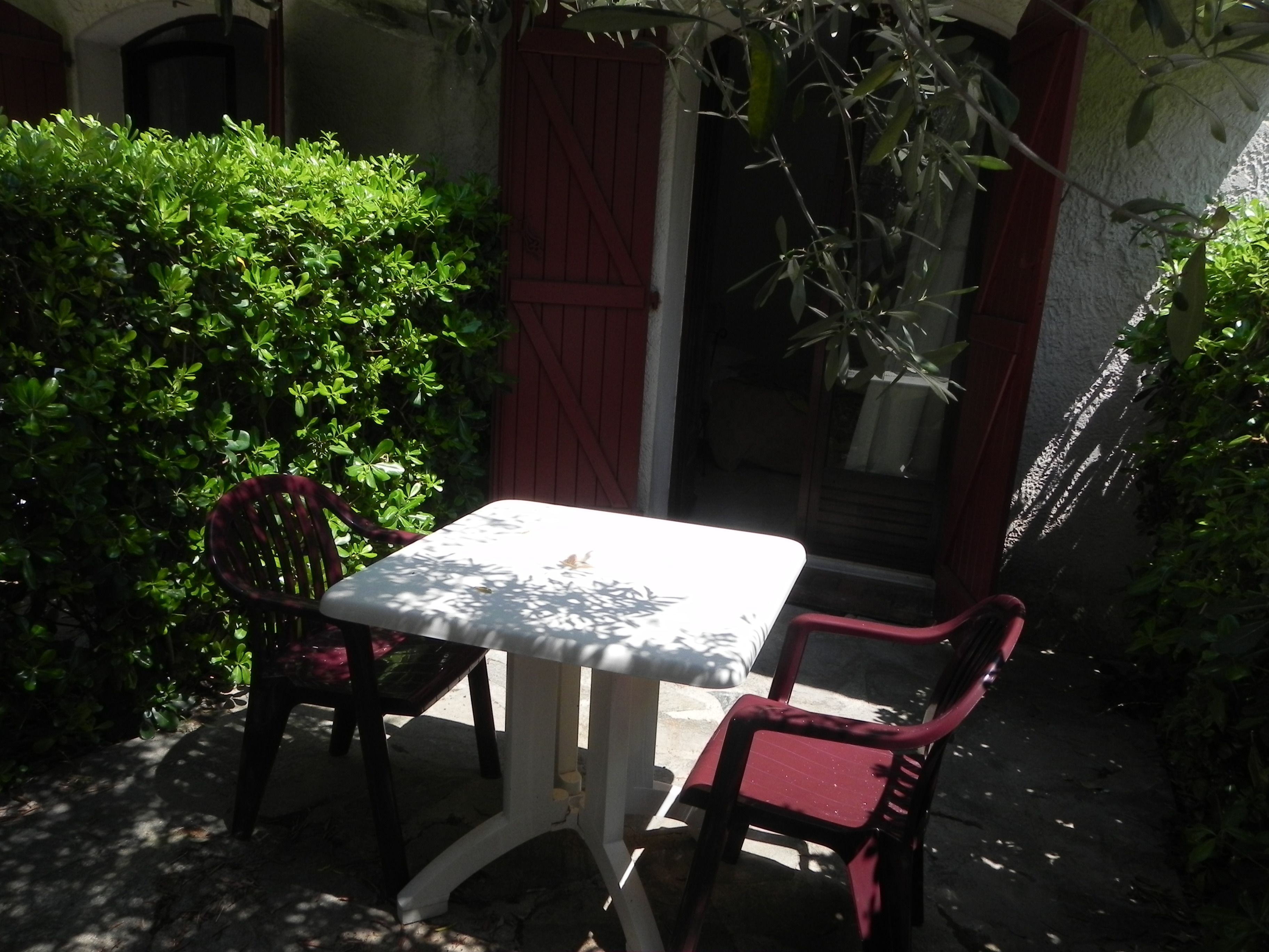 classic double or twin room, garden view | terrace/patio