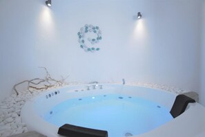 Bañera de hidromasaje privada
