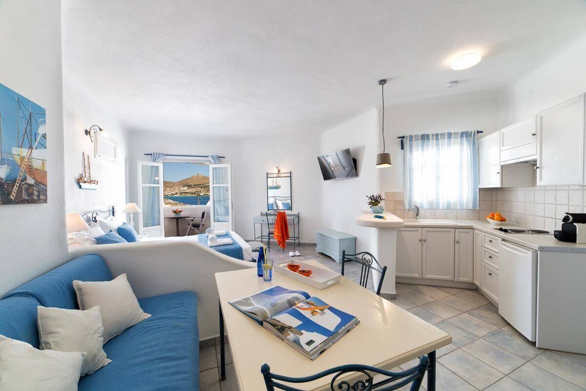 Junior Suite, Sea View | Living area | Smart TV