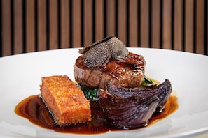 Dining - Asperion Hillside (Guildford)
