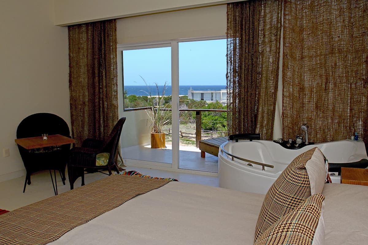 Exclusive Double or Twin Room, Partial Sea View | 1 bedroom, premium bedding, down comforters, Select Comfort beds