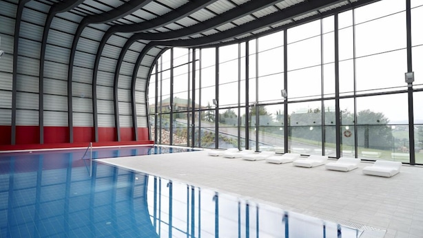 Indoor pool - Aparthotel Ovida (Oviedo)
