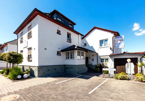 Front of property - Business Pension Gasper (Raunheim)