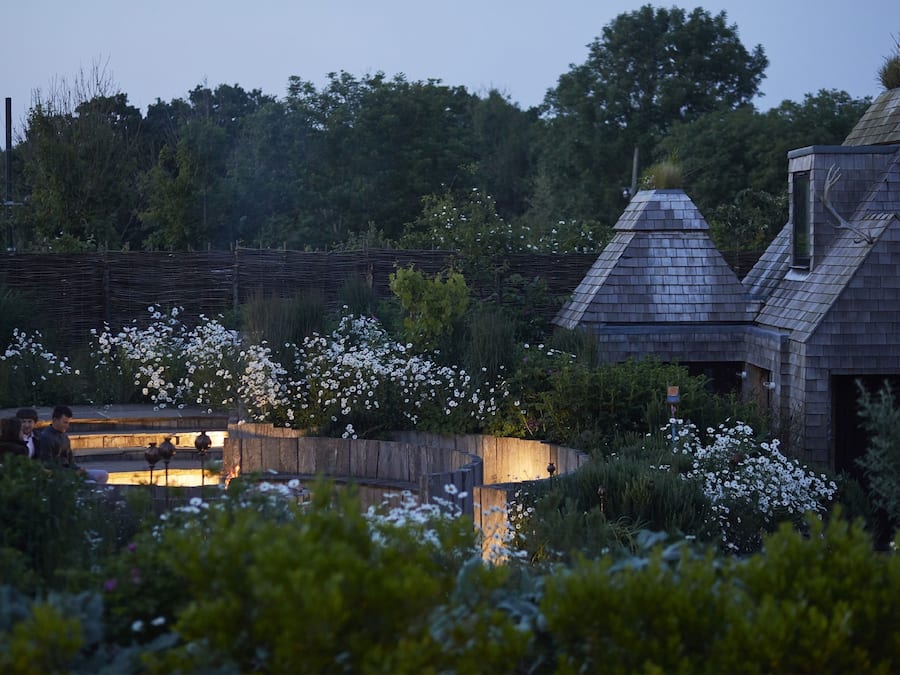 تفاصيل الفندق من الخارج