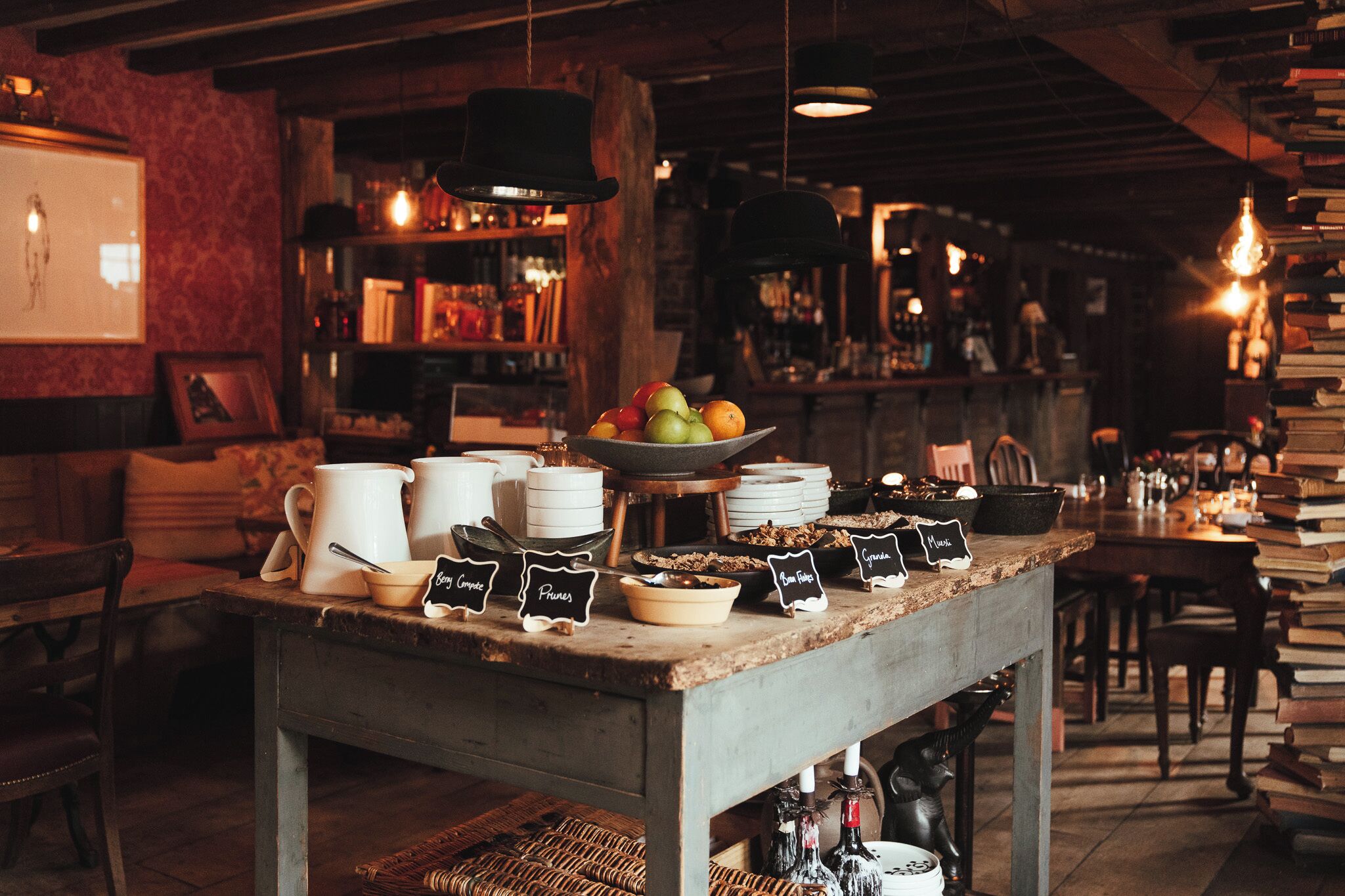 朝食 (フル ブレックファスト)、毎日提供 (1 名様 15.00 GBP)