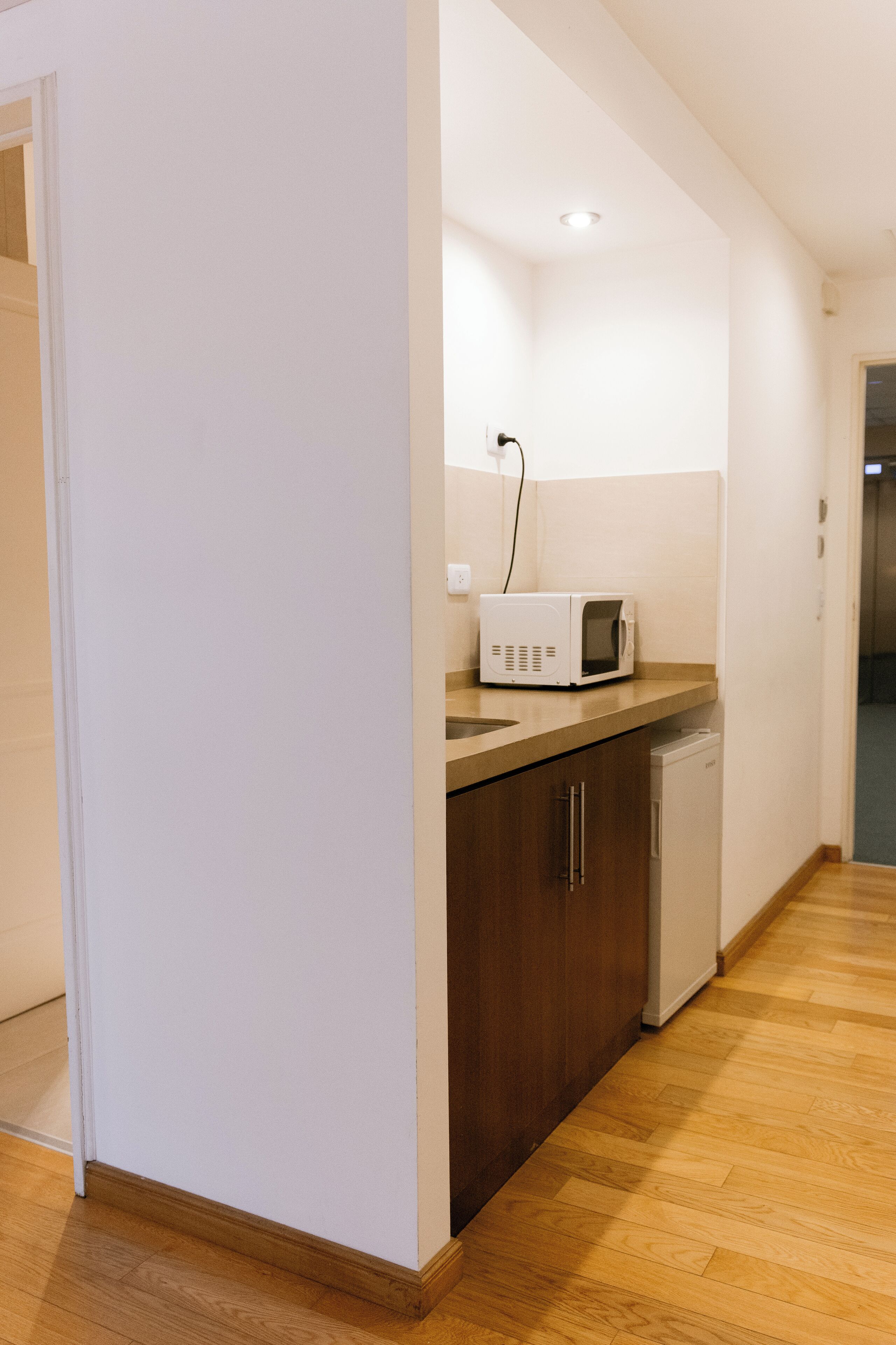 deluxe room | premium bedding, down duvets, pillow-top beds, minibar