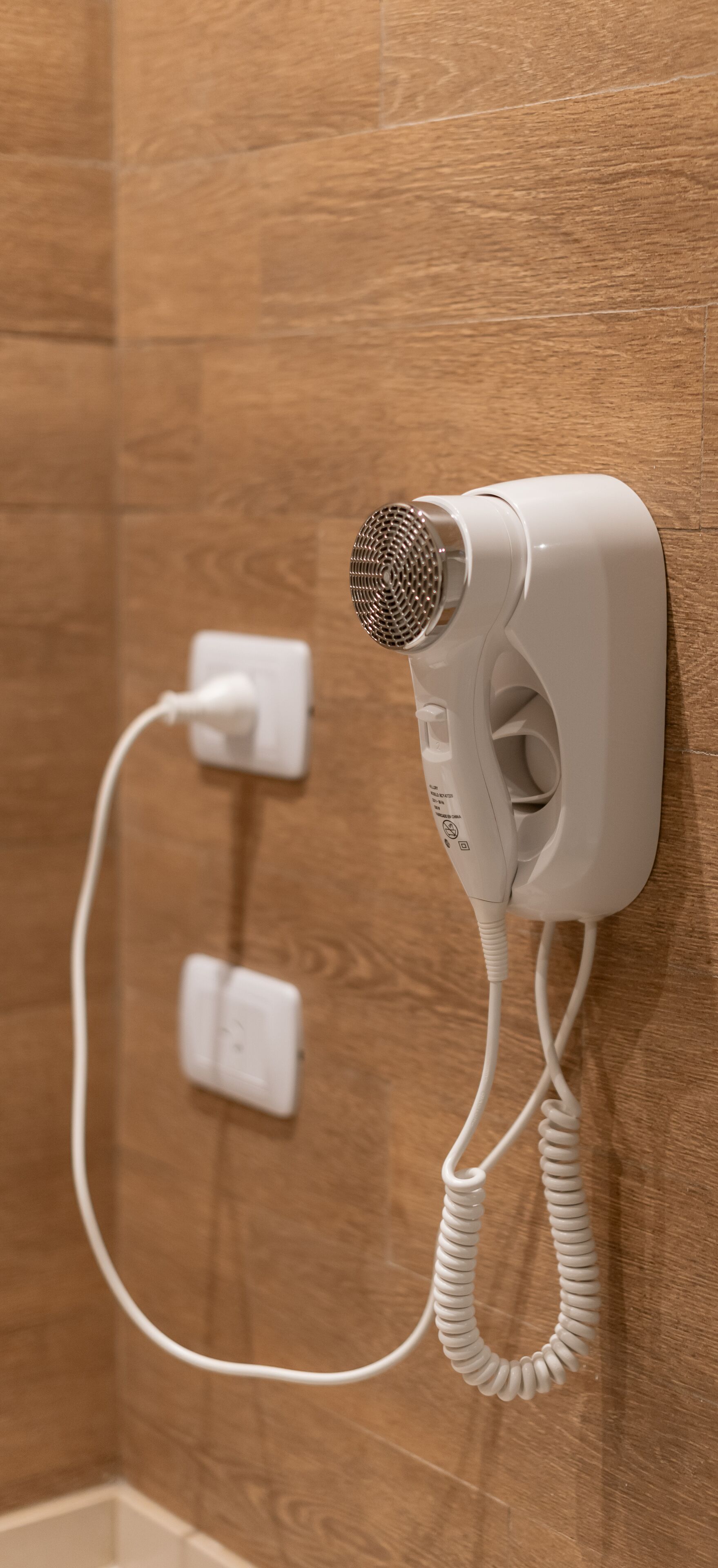 shower, rainfall showerhead, free toiletries, hair dryer