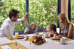 3 restaurants, breakfast, lunch, dinner served; Italian cuisine - Garden Toscana Resort (San Vincenzo)