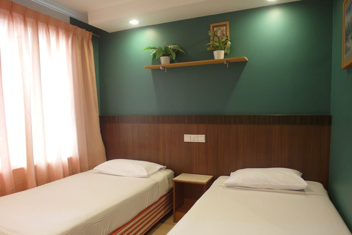 Deluxe Room, 2 Twin Beds | 1 bedroom, in-room safe, desk, iron/ironing board (on request)